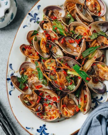 Stir fried clams in black bean sauce close up